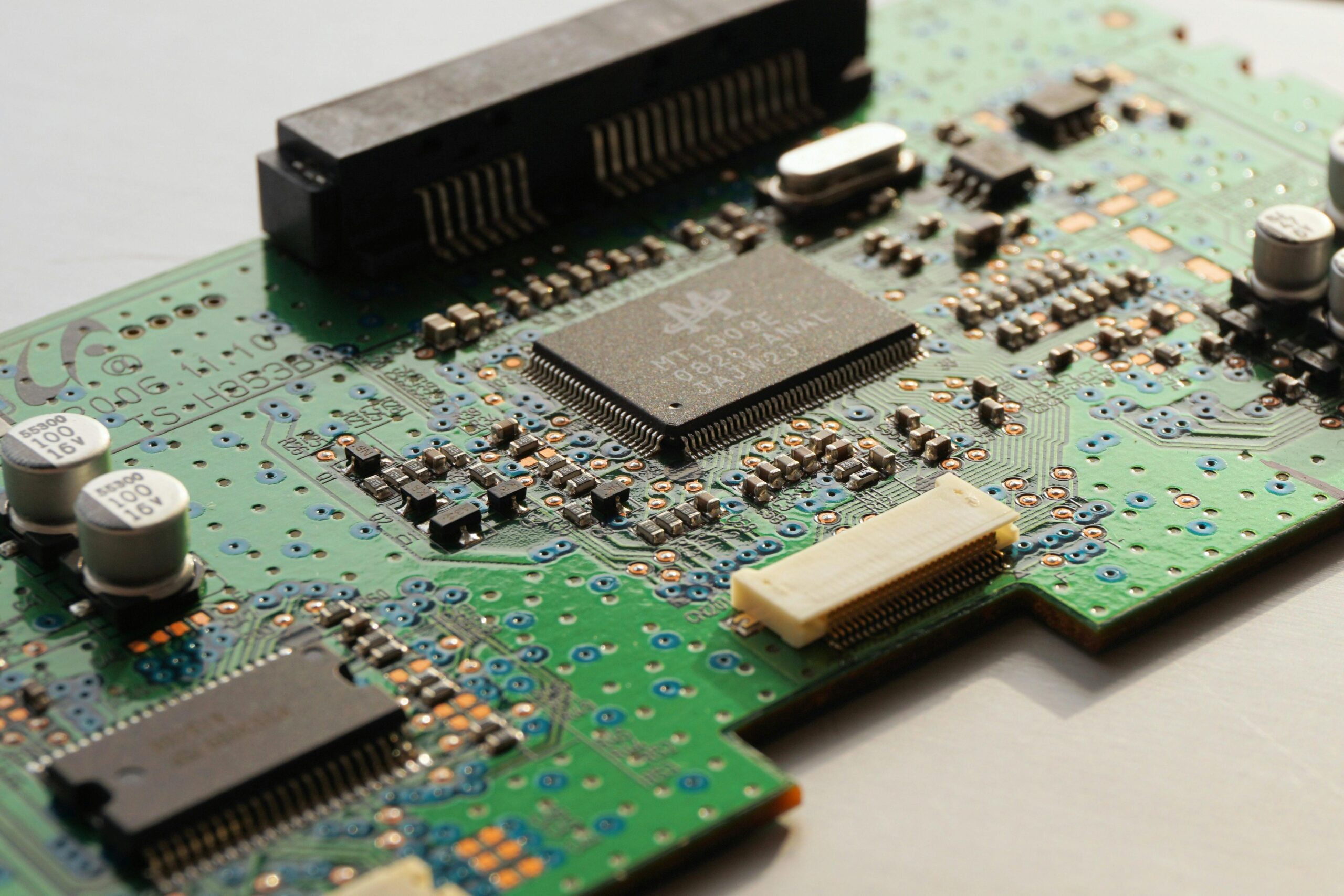 Steuergerät Reparatur Bayern - Professionelle ECU Platine Diagnose und Reparatur